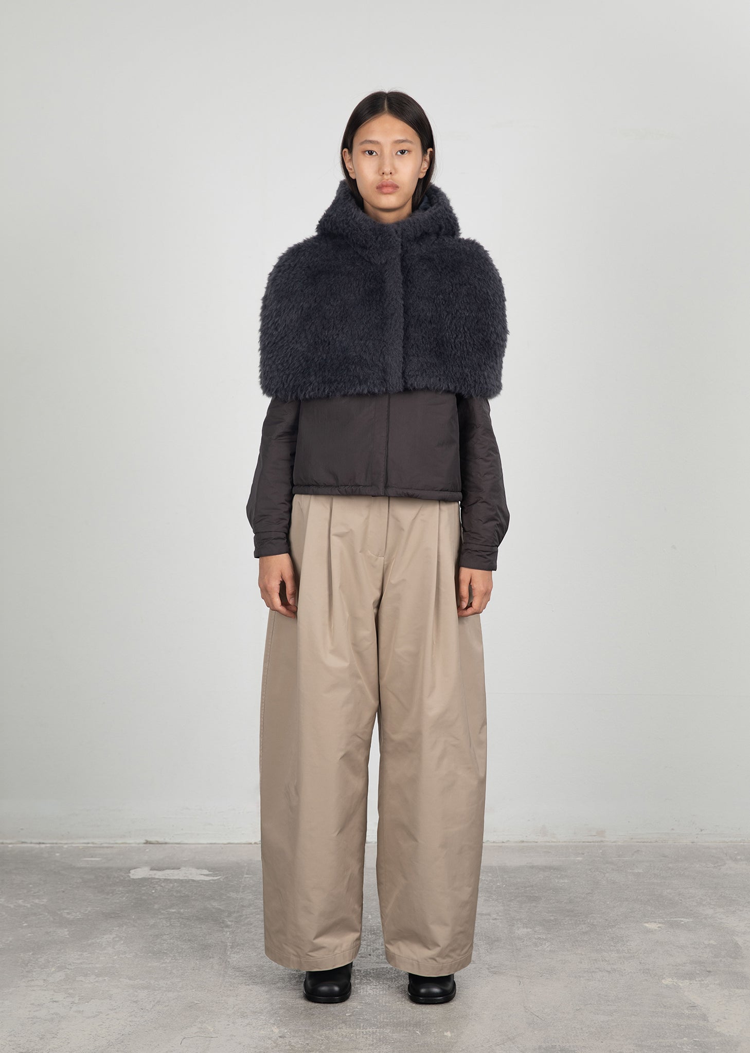 HAIRY HOODED CAPE (2COLORS)