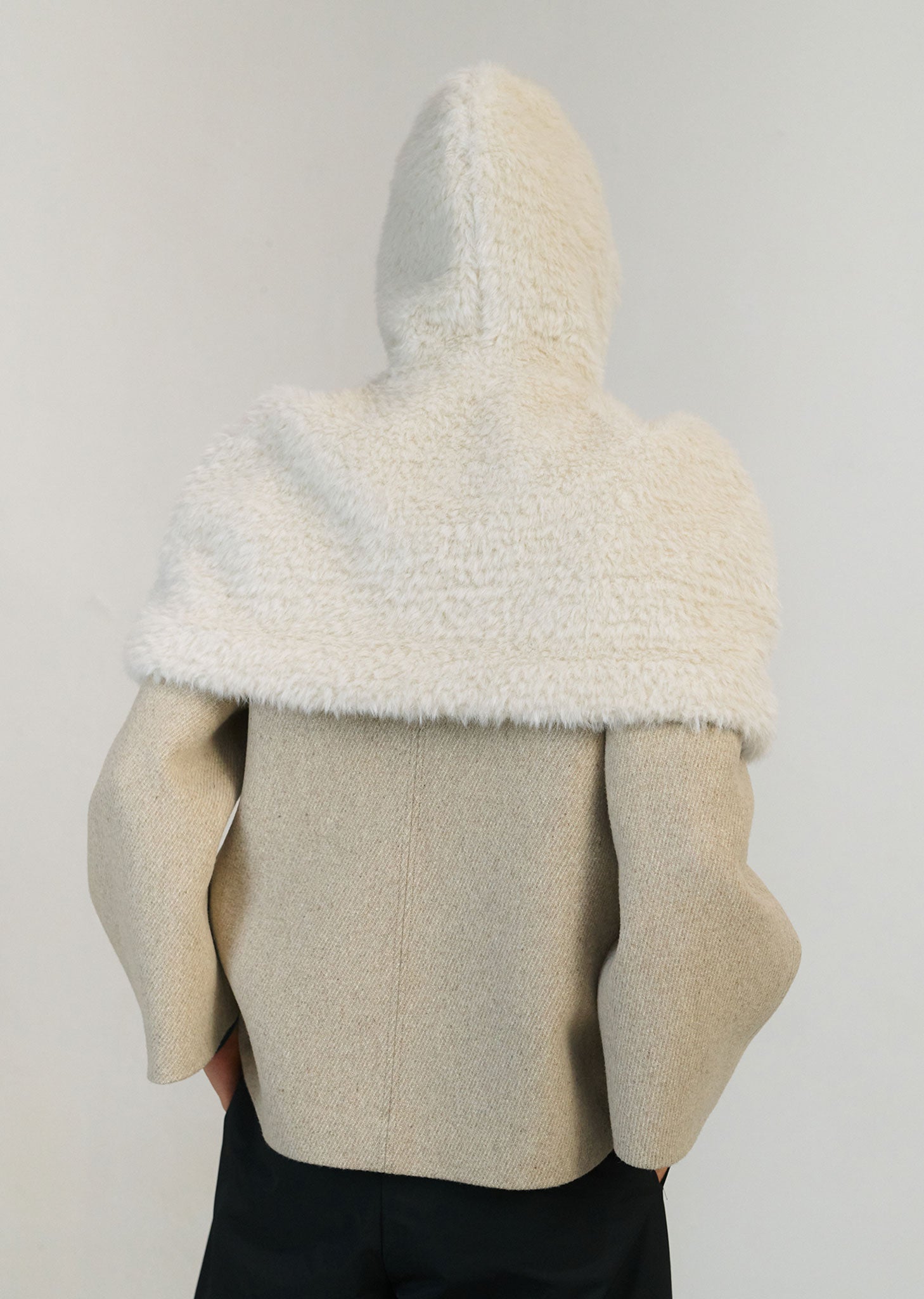 HAIRY HOODED CAPE (2COLORS)