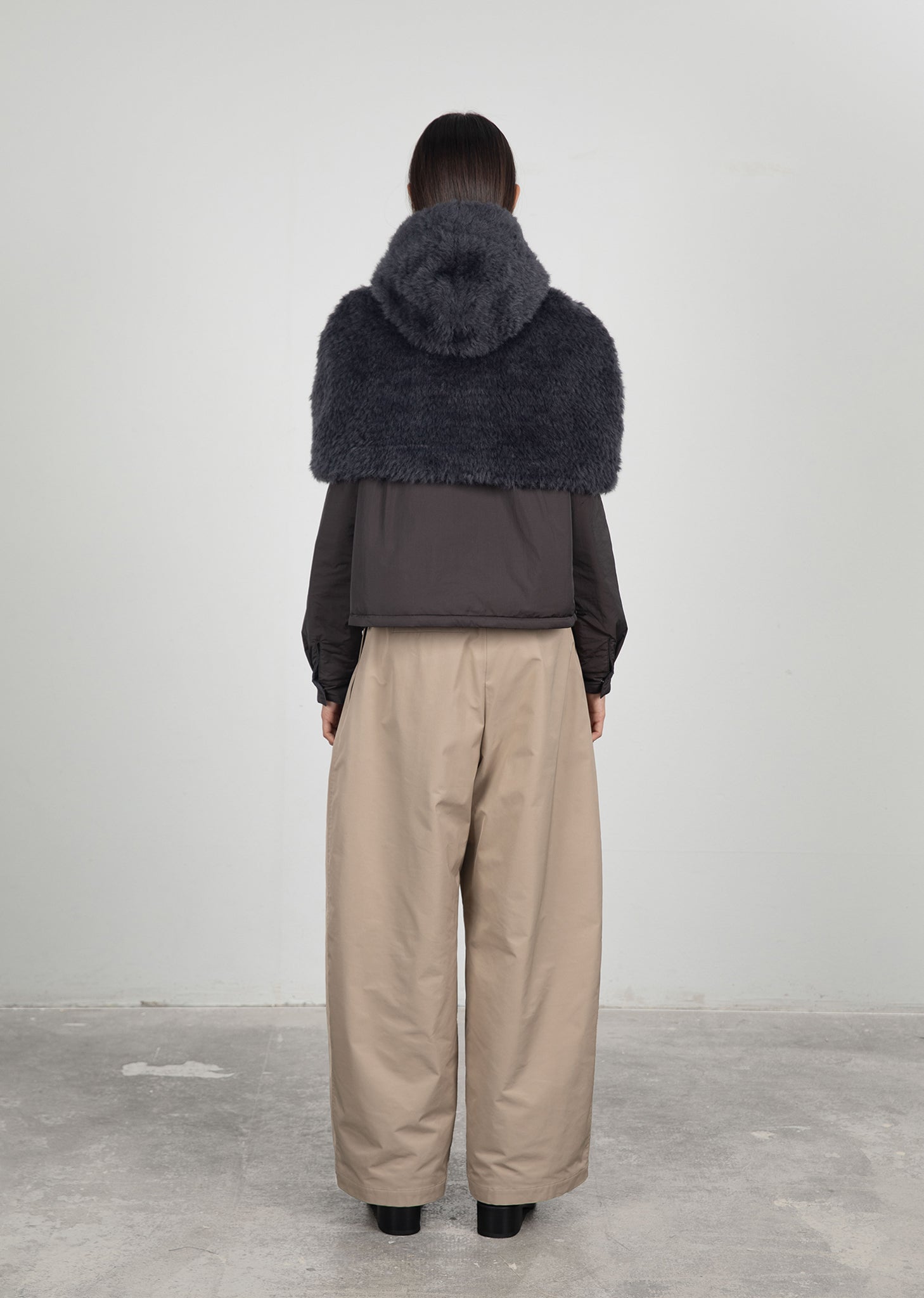 HAIRY HOODED CAPE (2COLORS)