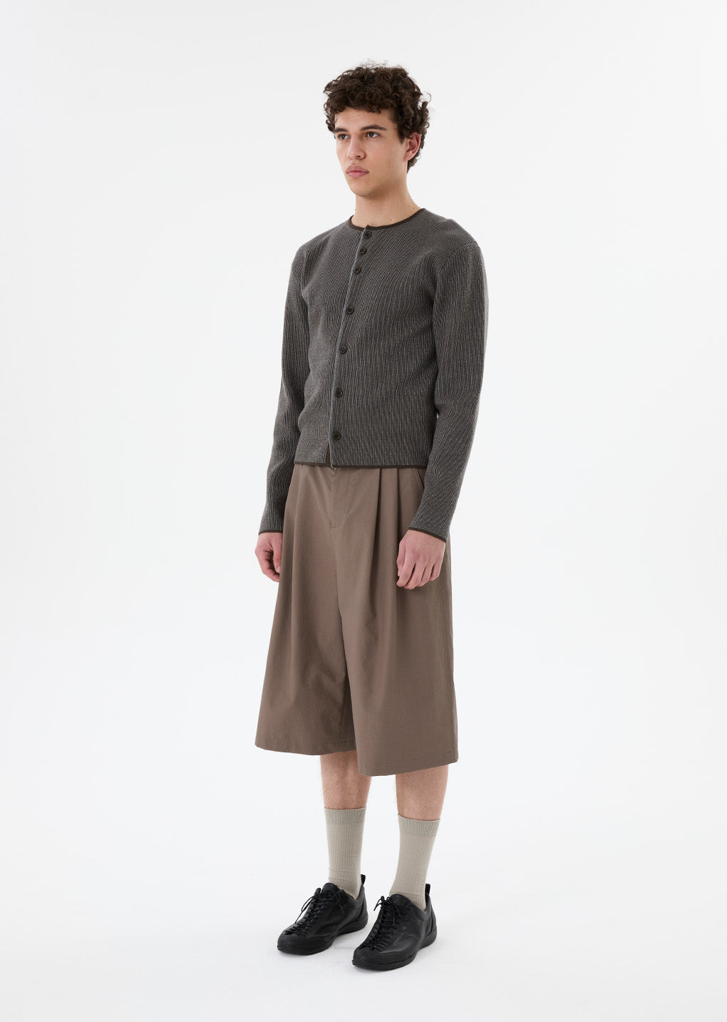 two tuck wide shorts, beige