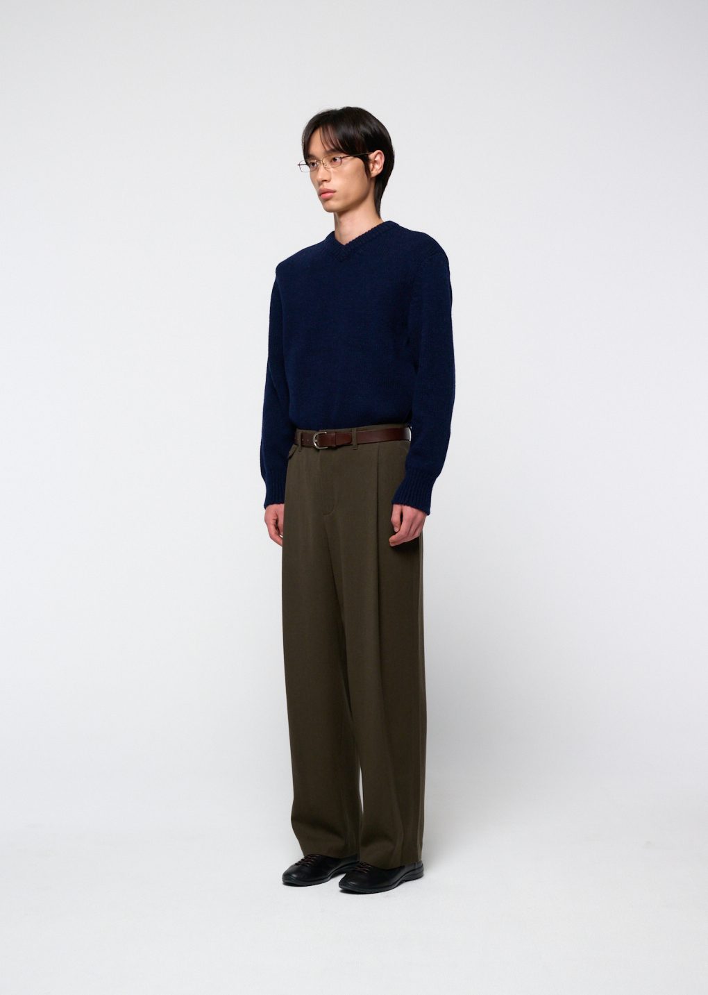 shetland wool v-neck knit, navy