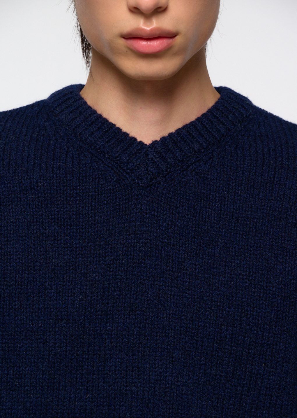 shetland wool v-neck knit, navy