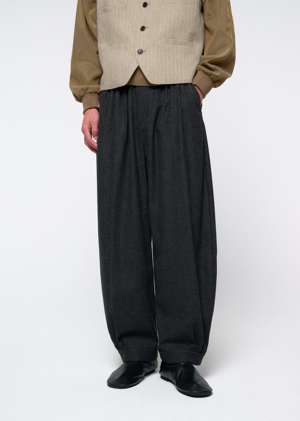 men's wool shirring pants, charcoal