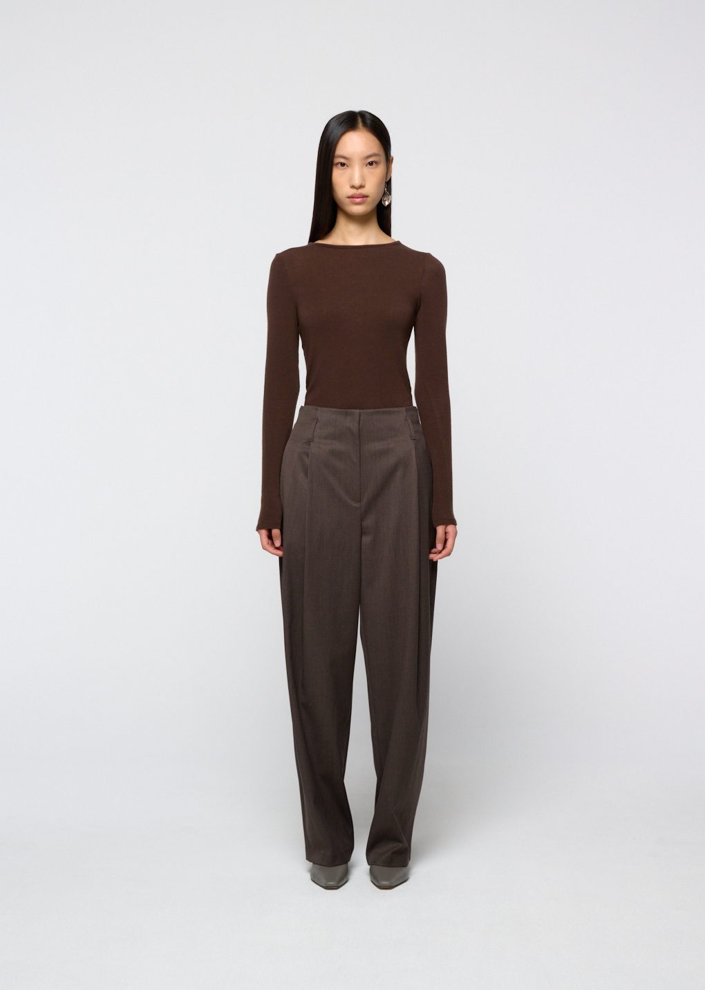 straight tuck pants, brown