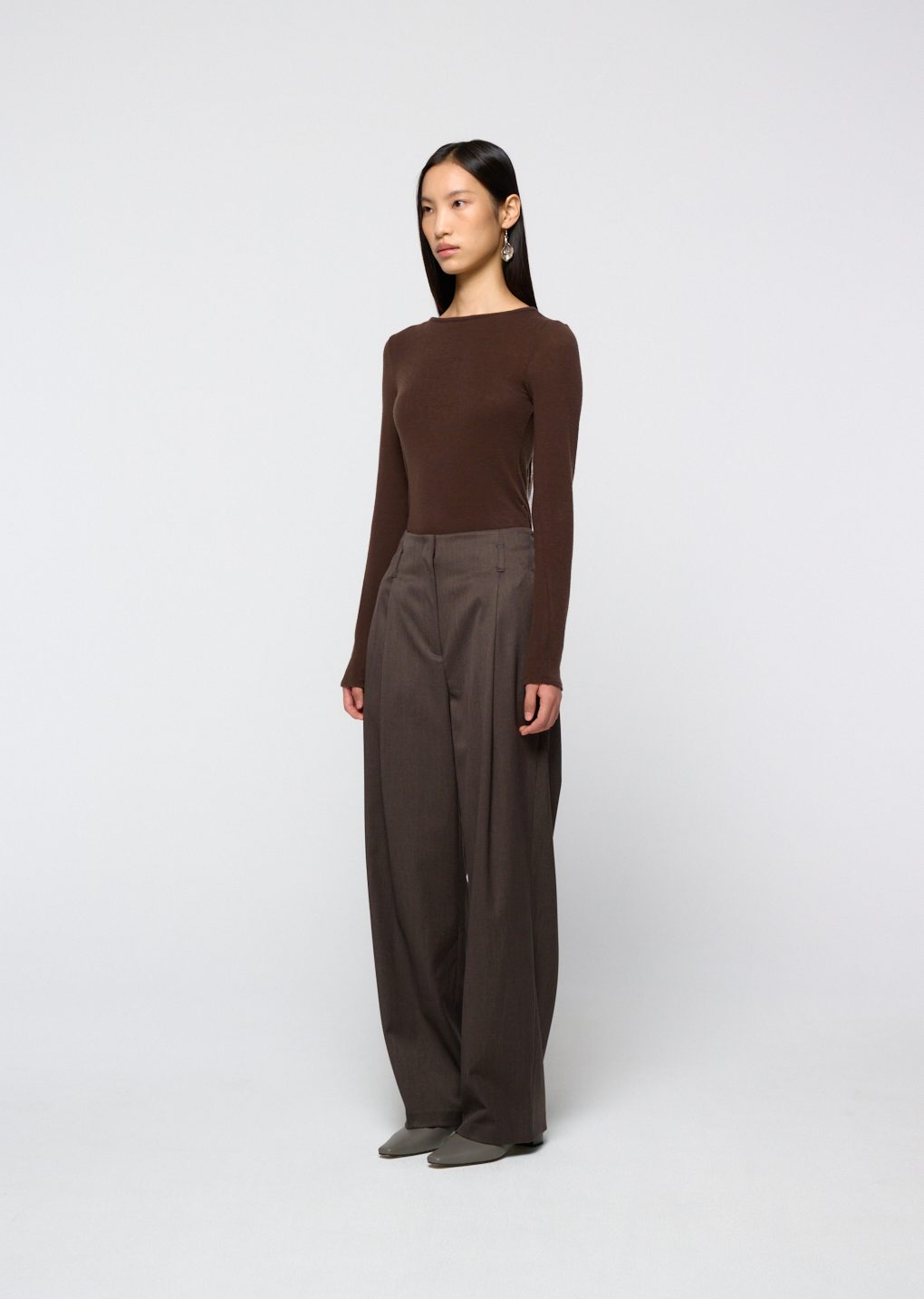 straight tuck pants, brown