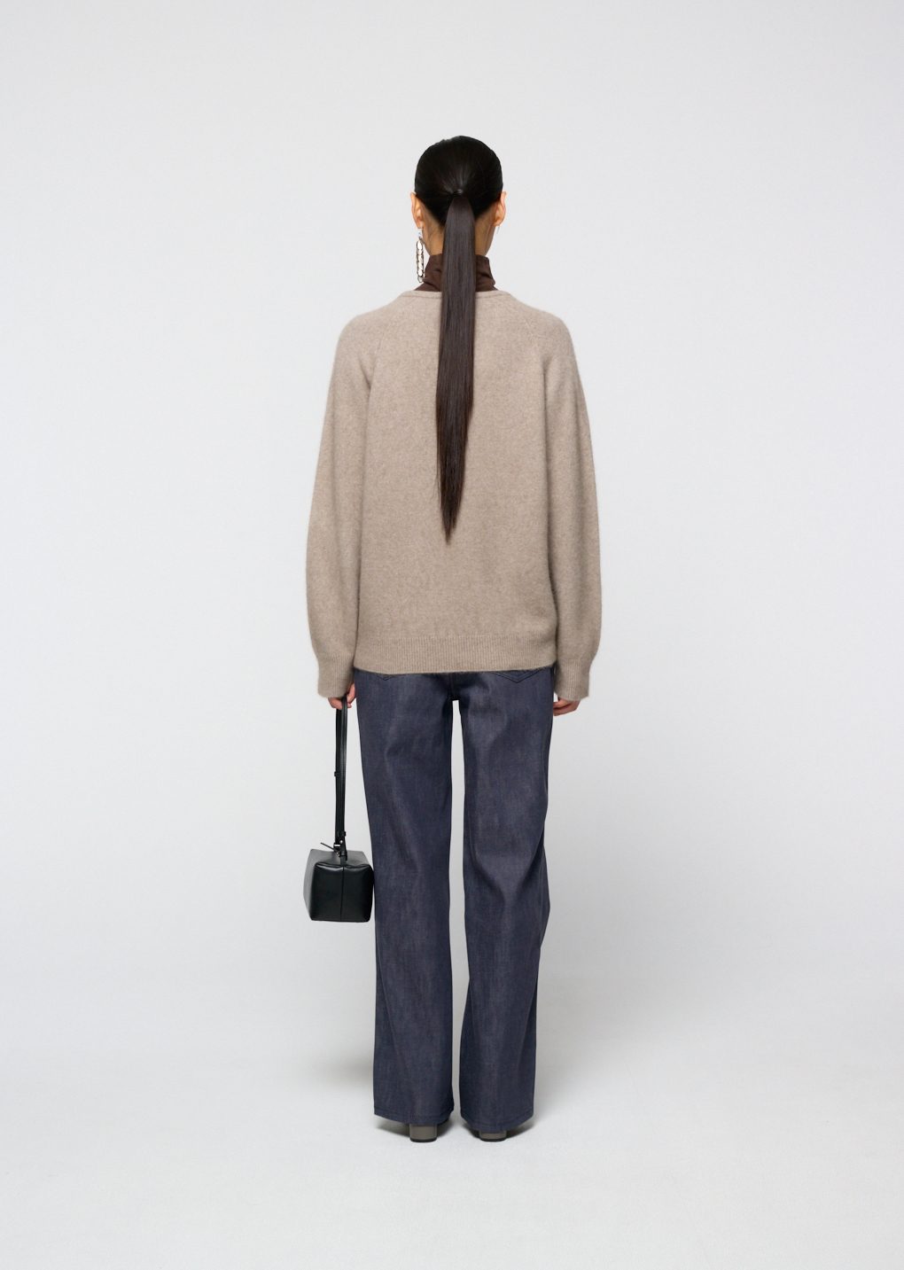 racoon v-neck knit, beige