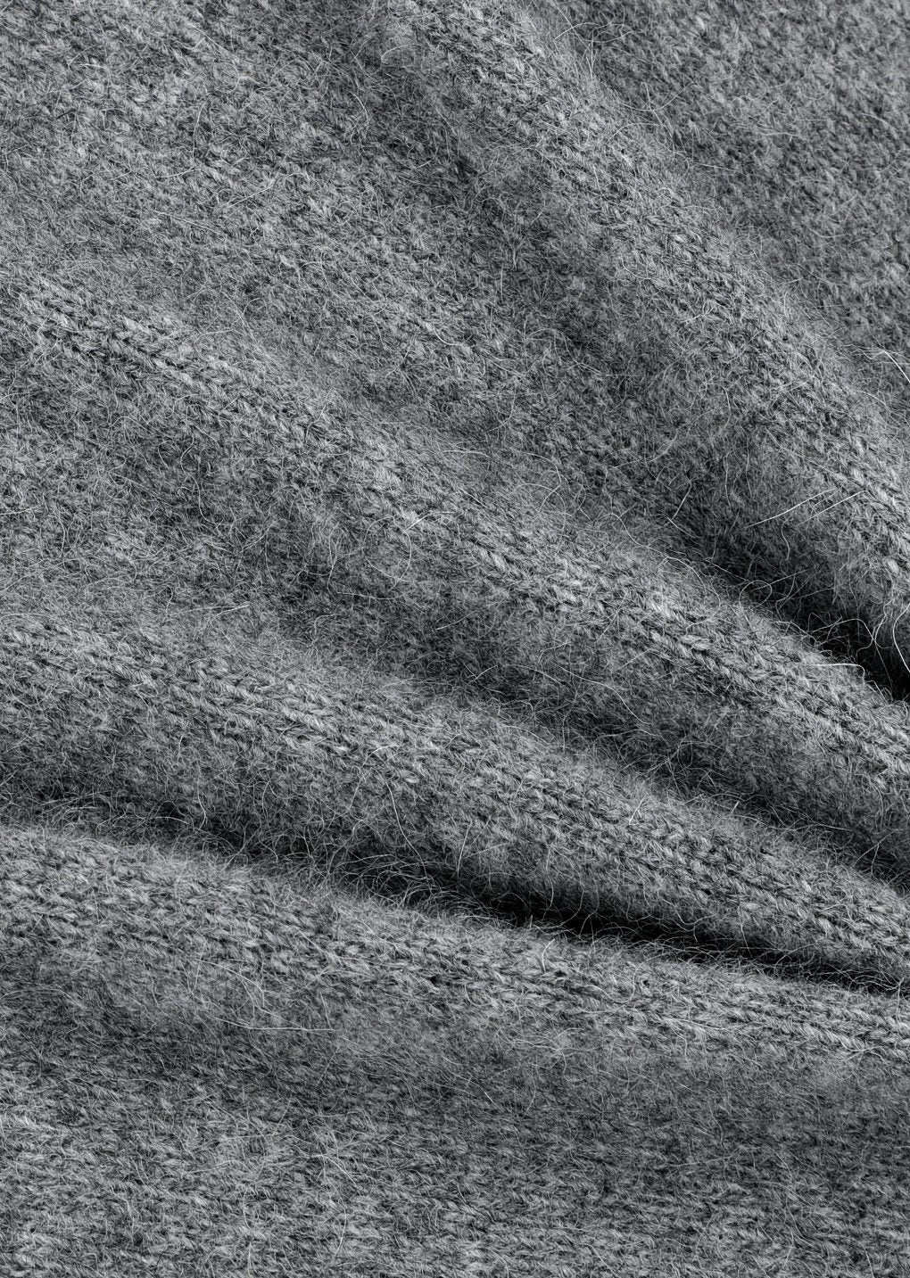 racoon v-neck knit, grey