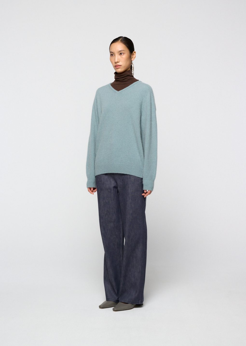 racoon v-neck knit, mint