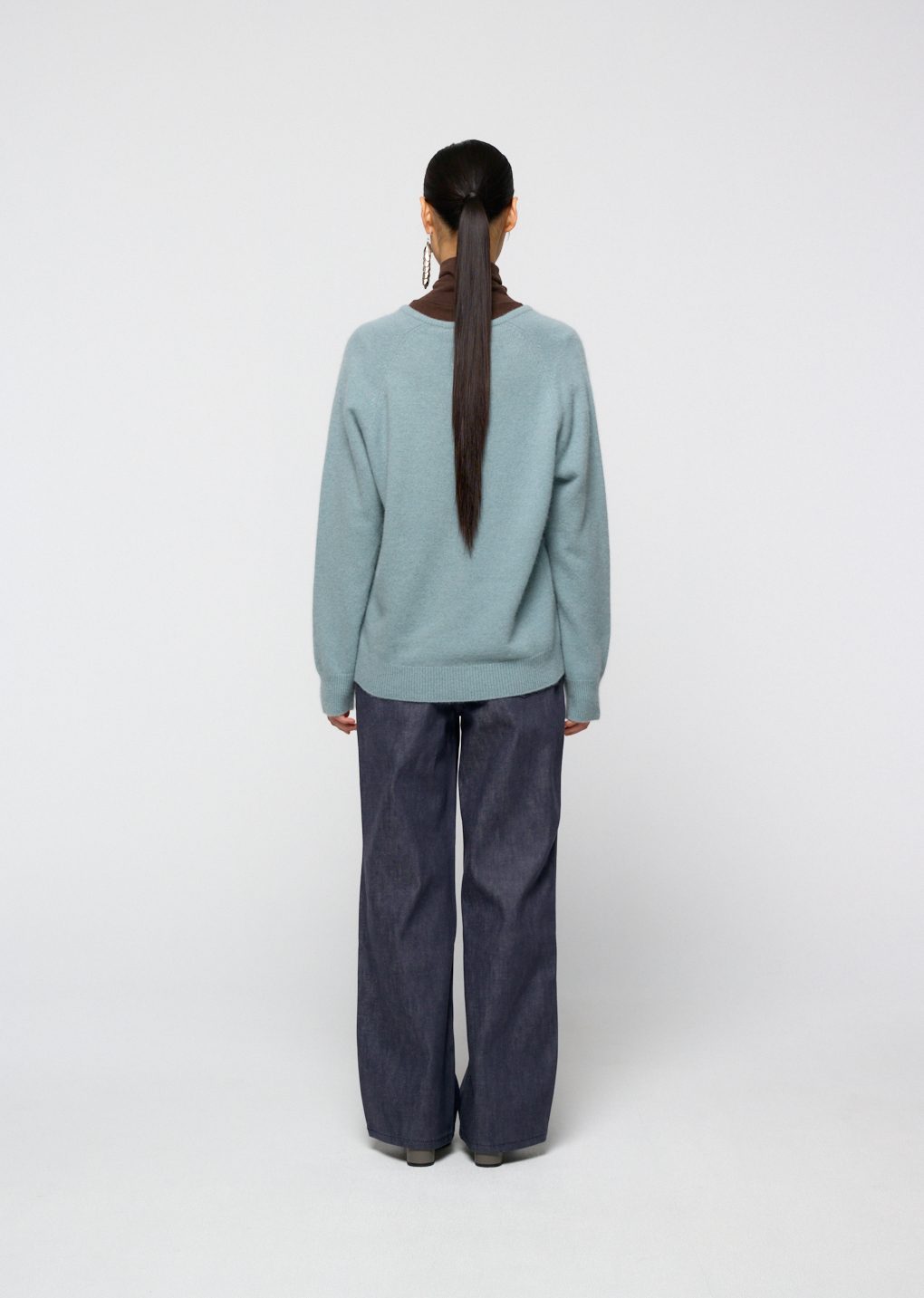racoon v-neck knit, mint