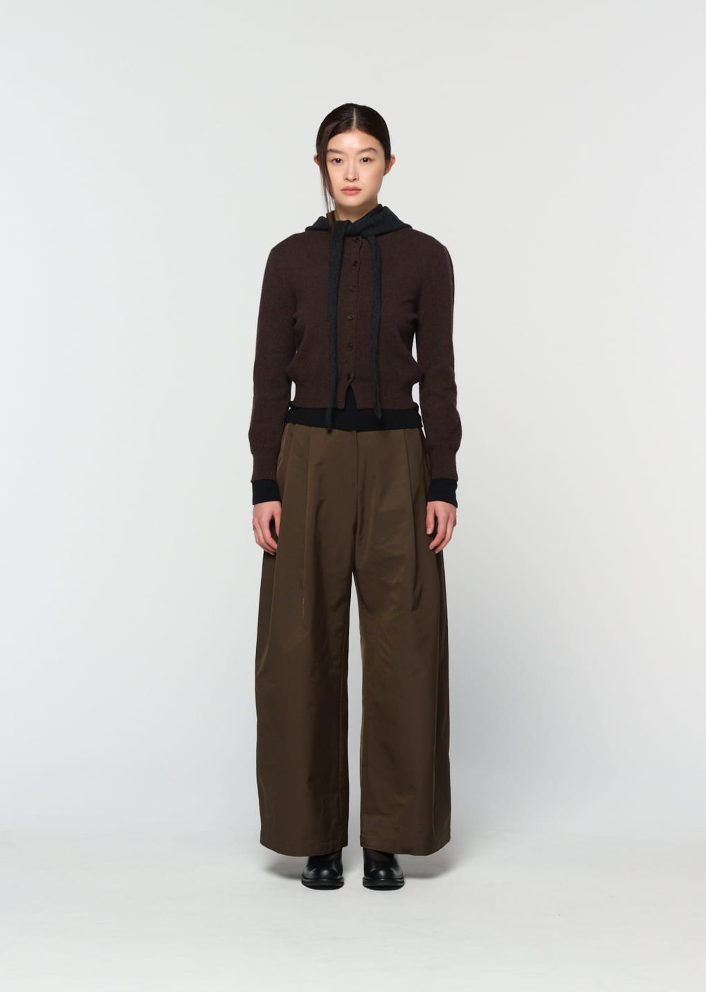 two tuck balloon pants, dark brown