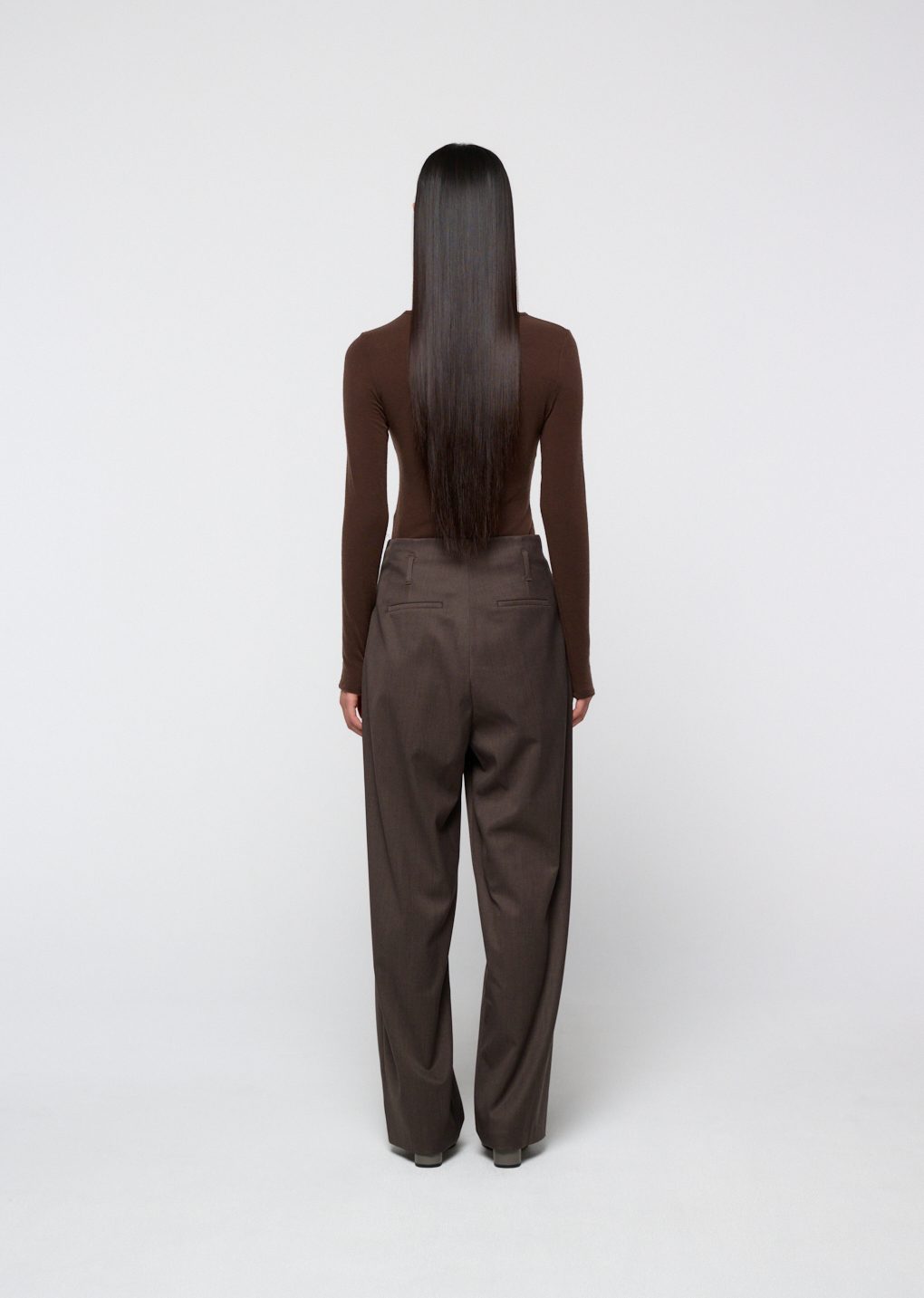 round t-shirt, brown
