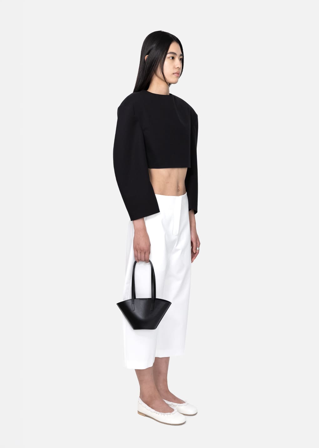 curved capri pants, white