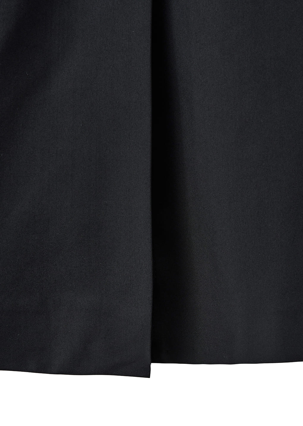 curved silhouette skirt, black