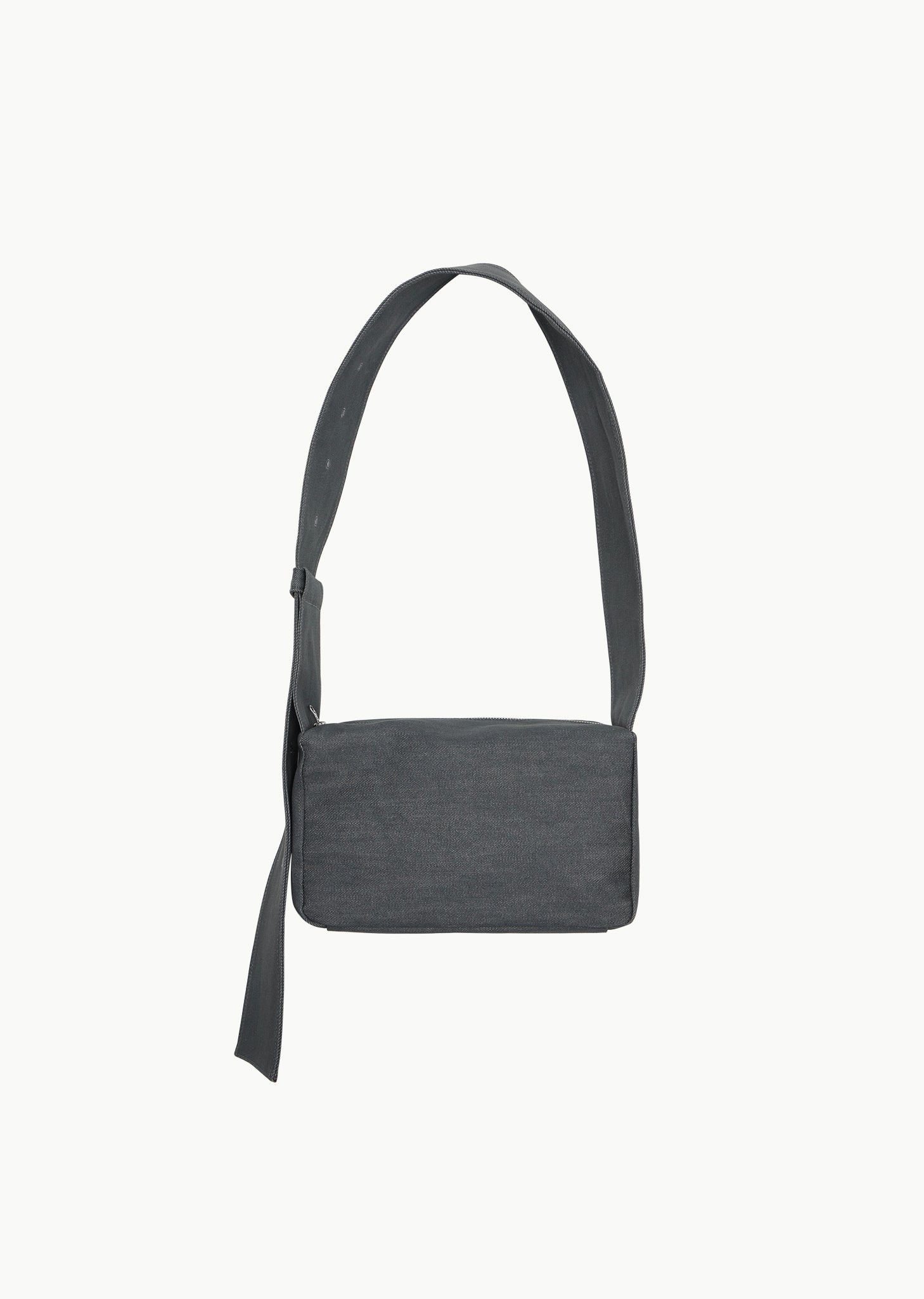 DENIM CUBE BAG (2COLORS) – AMOMENTO JP