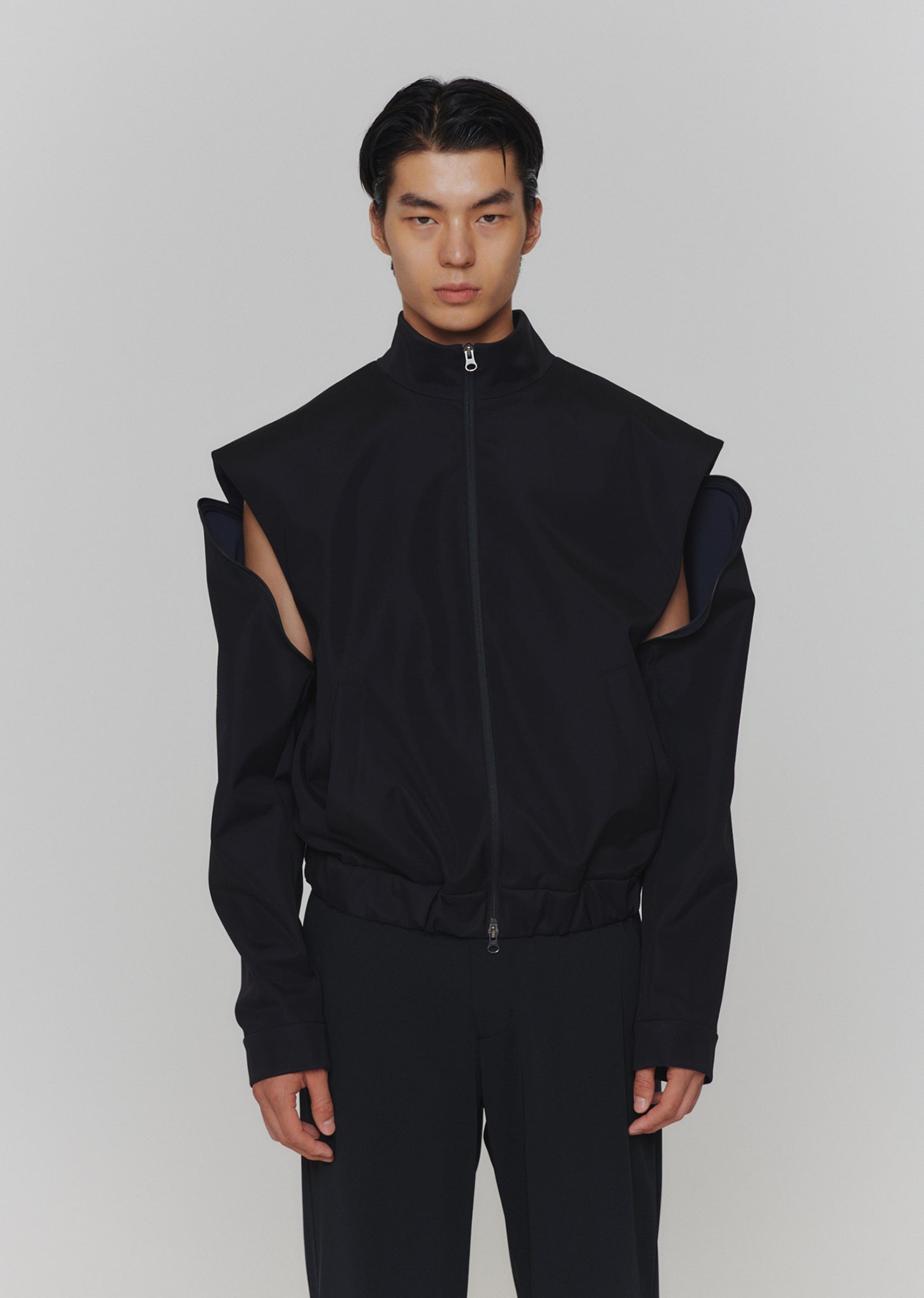 HIGH NECK DETACHABLE SLEEVE JUMPER – AMOMENTO JP