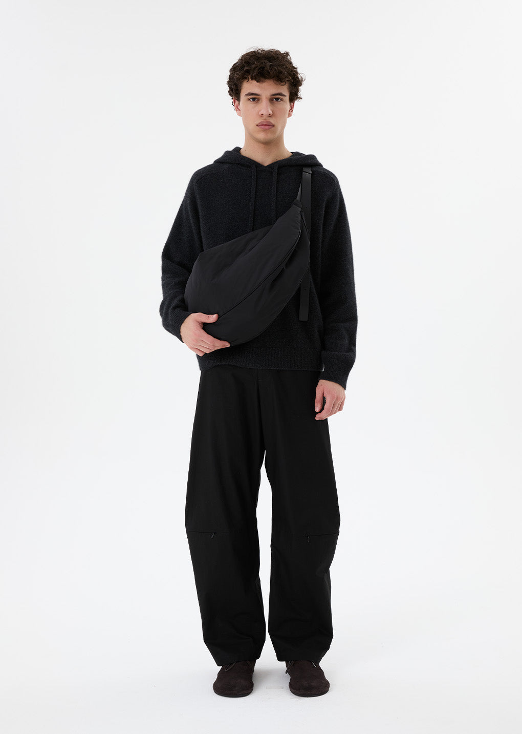 large padded bag, black hover