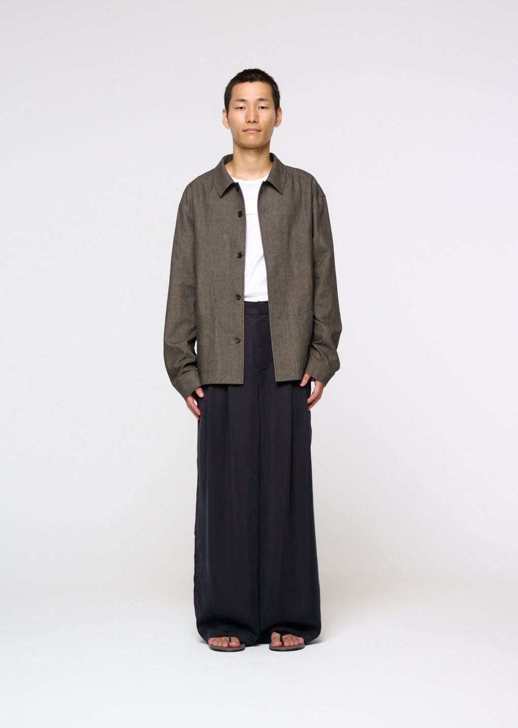 AMOMENTO TAFFETA PADDED RAGLAN SHORTアウター 아모멘토(AMOMENTO) TAFFETA PADDED RAGLAN SHORT JUMPER (2COLORS