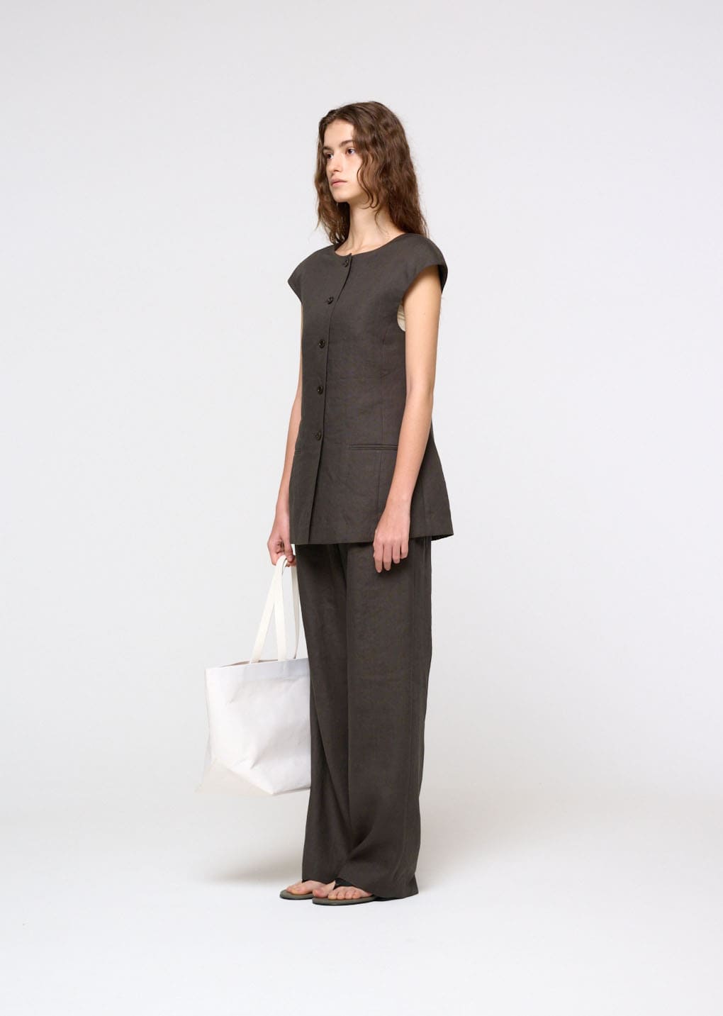 linen tuck pants, khaki grey
