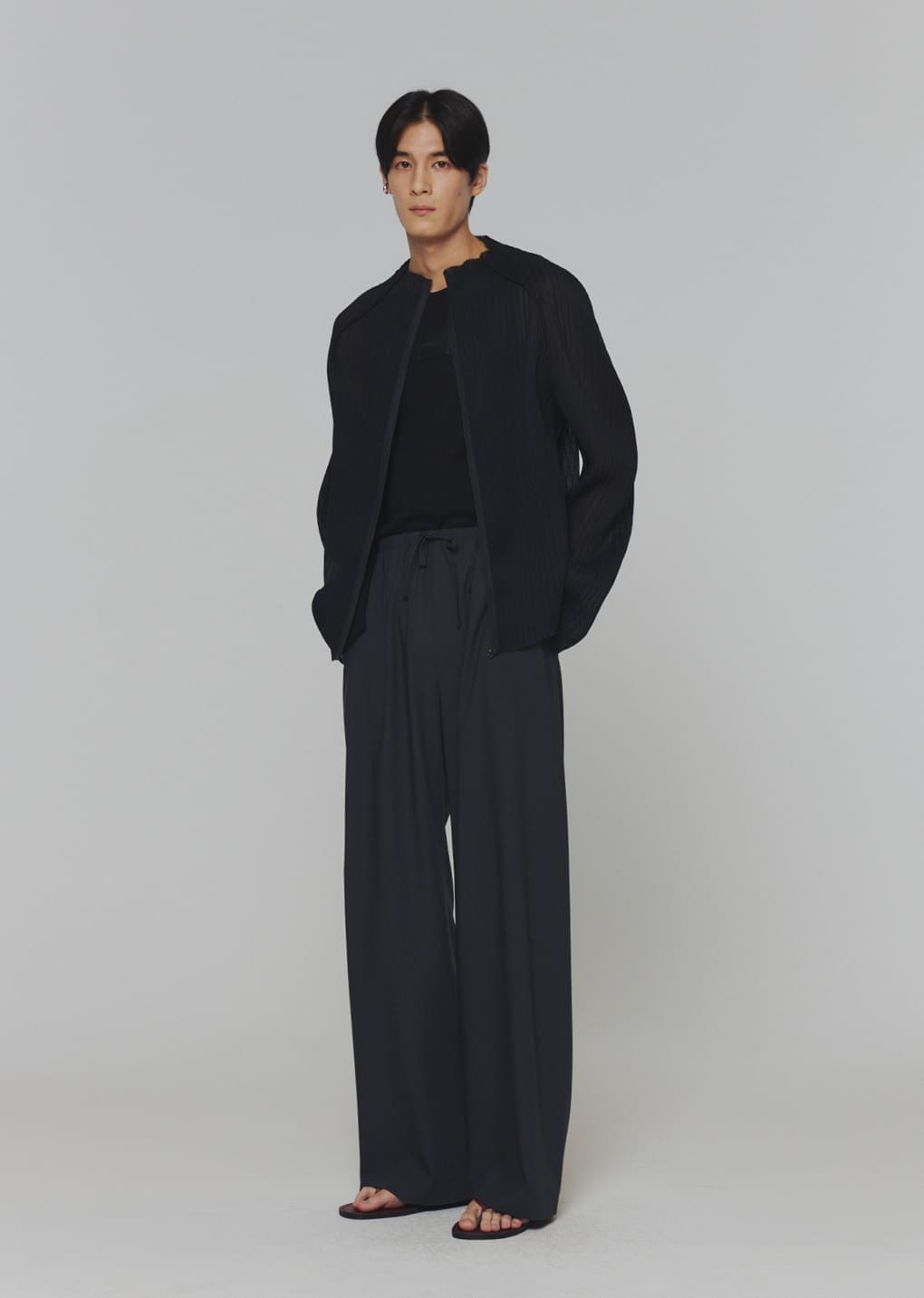 men's pleats zip up jumper, black