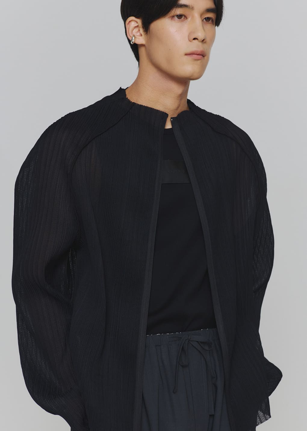 men's pleats zip up jumper, black