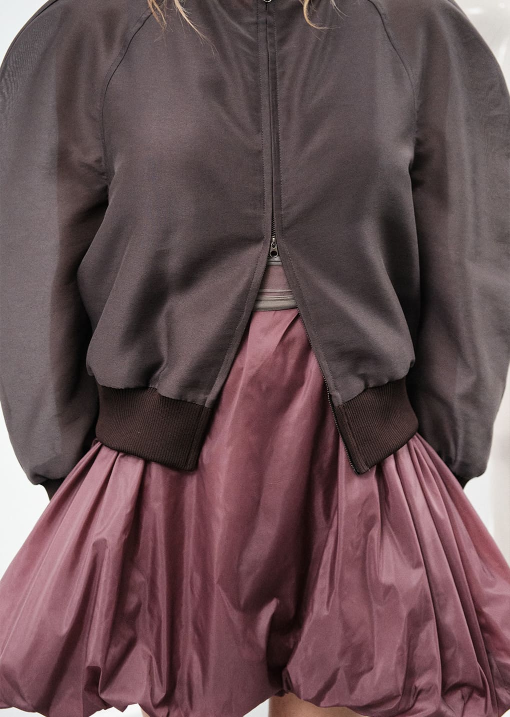 [AMOMENTO] MOCK NECK ORGANZA ジャンパー★新作・25SS★韓国★ AMOMENTO JP