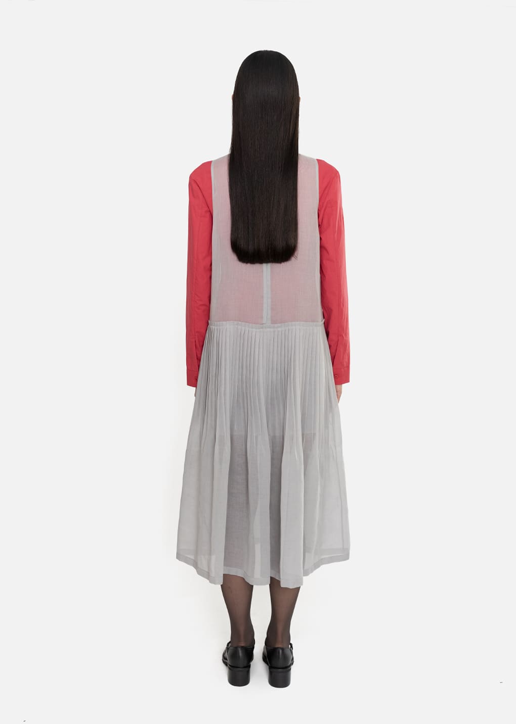 pleated sleeveless dress, grey