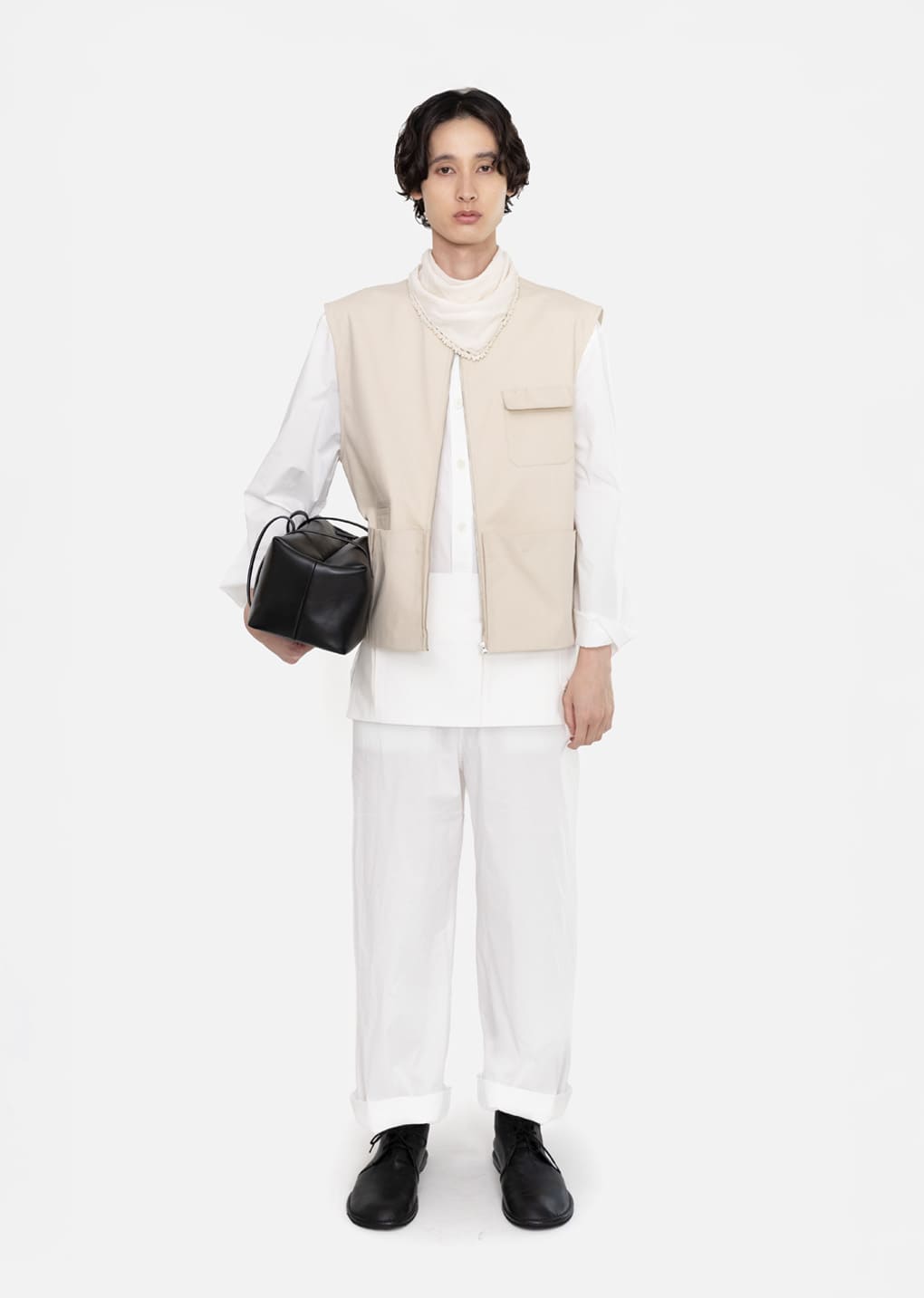 pocket vest, beige hover