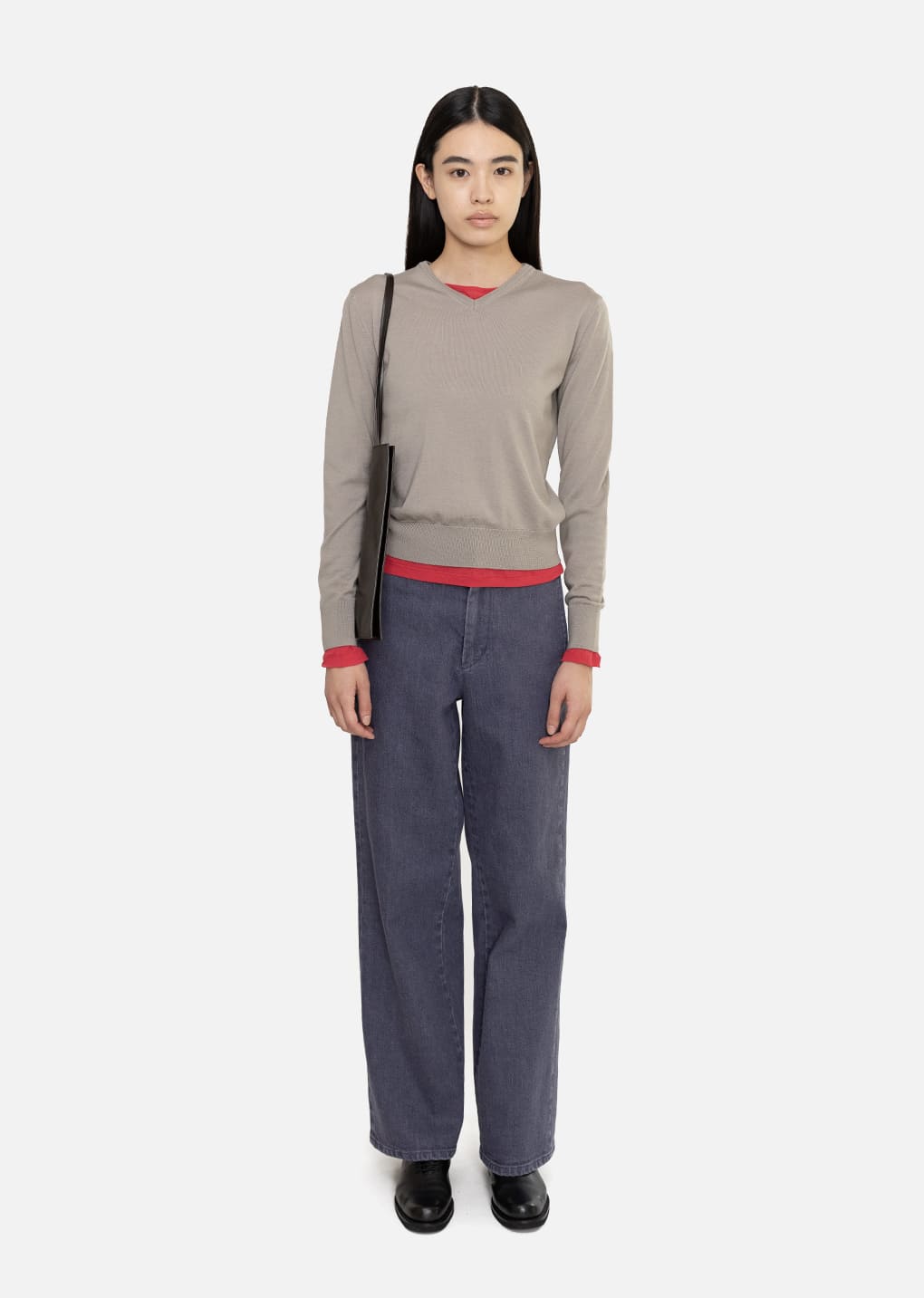round t-shirt, red hover