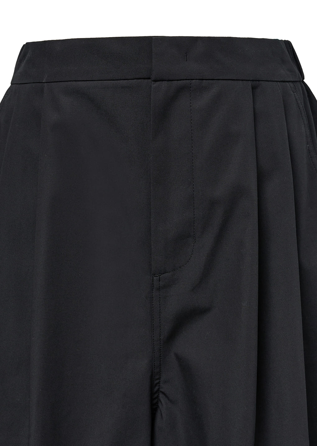 TWO TUCK WIDE SHORTS, BLACK