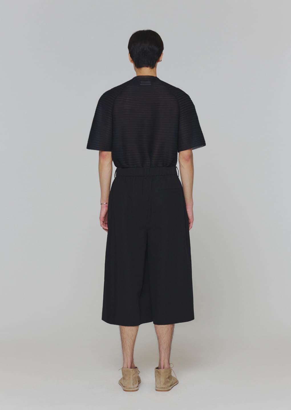 wide bermuda pants, black