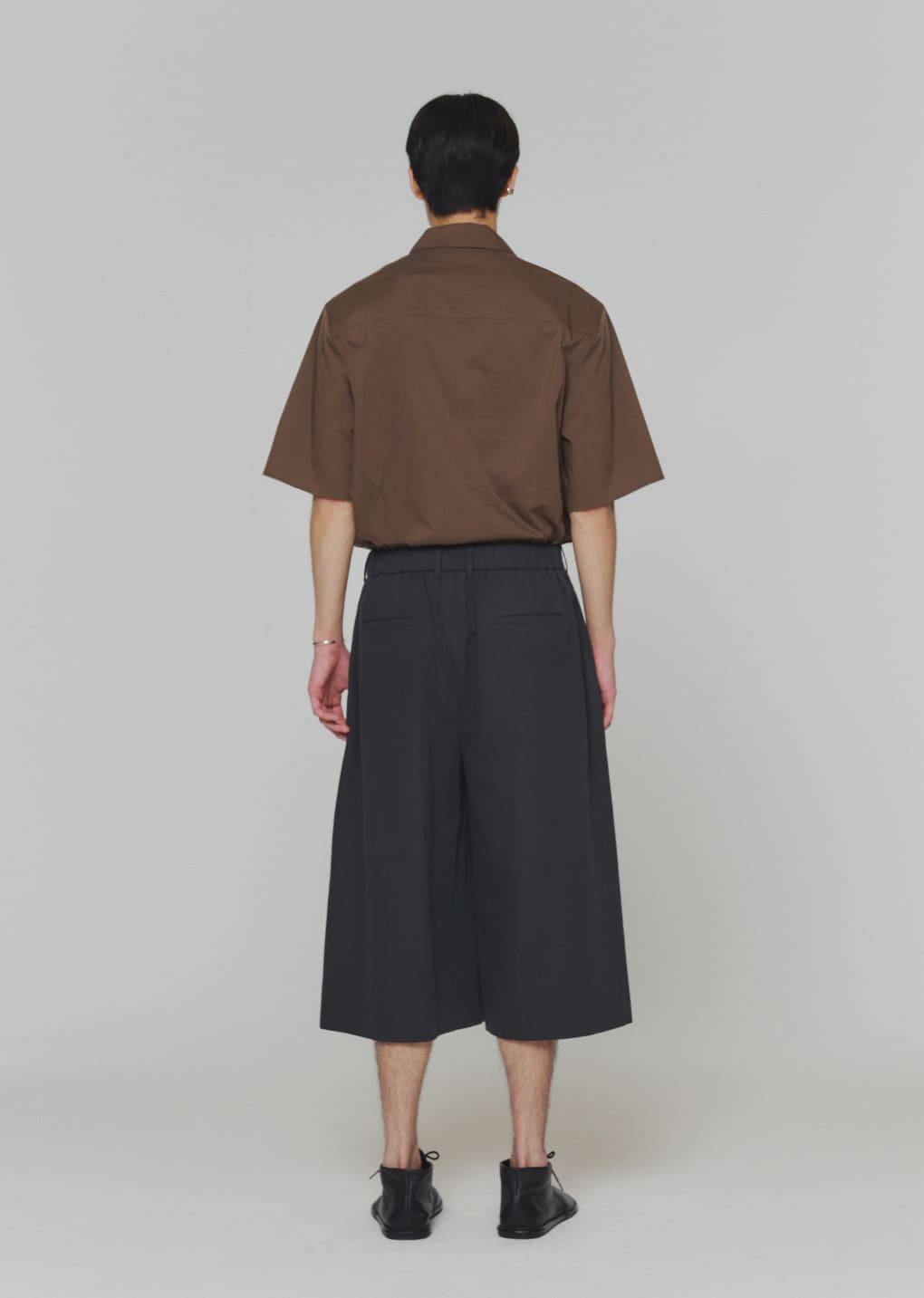 wide bermuda pants, charcoal