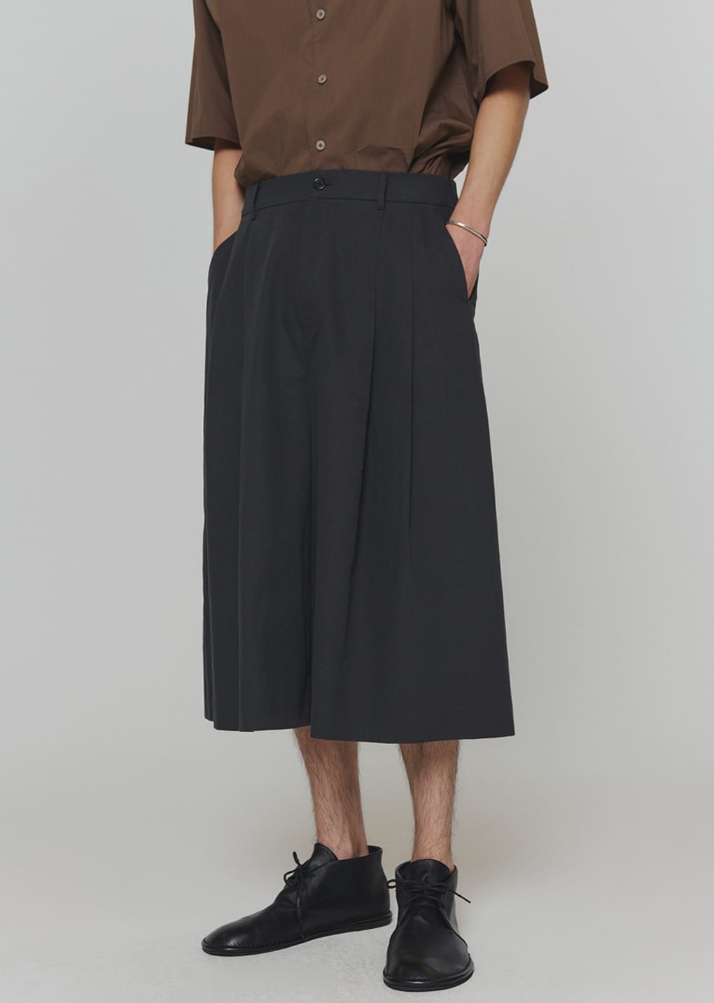 wide bermuda pants, charcoal