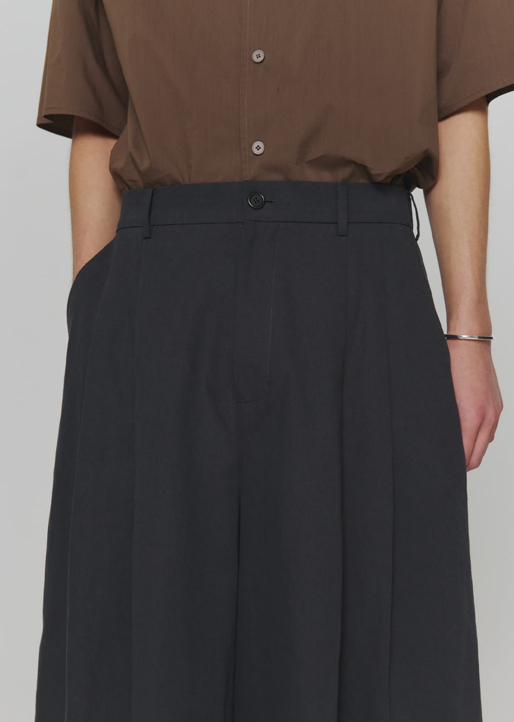 wide bermuda pants, charcoal