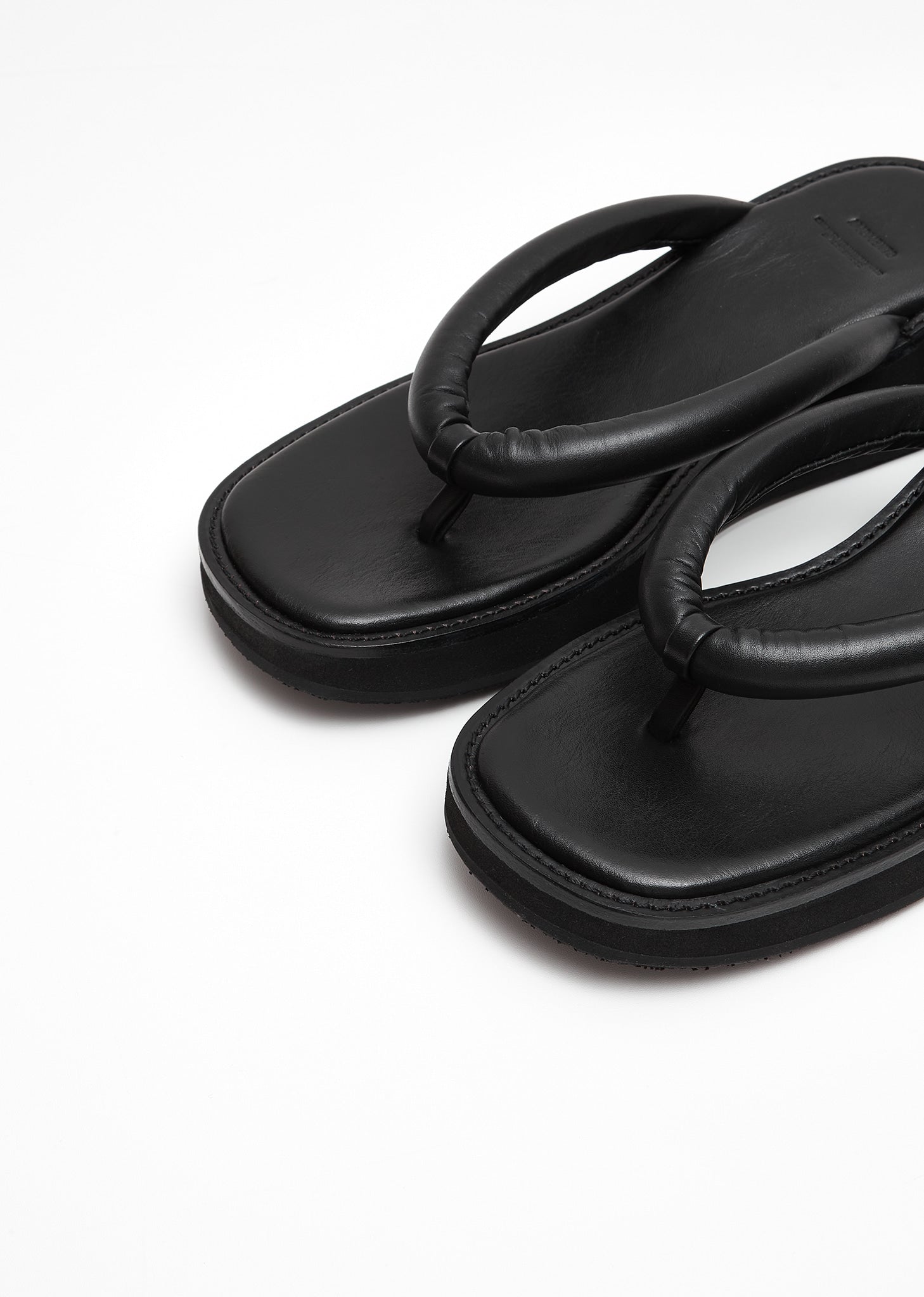 PADDED STRAP FLIP FLOP