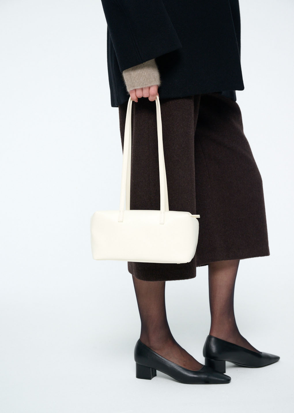 [PRE-ORDER] small cubo bag, white