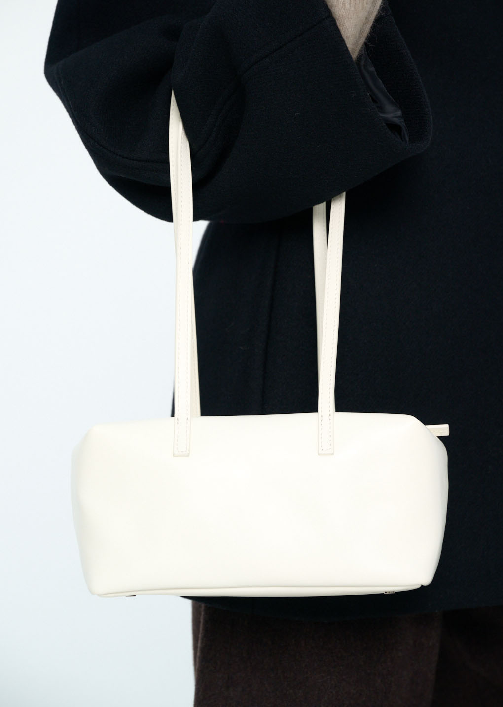 [PRE-ORDER] small cubo bag, white