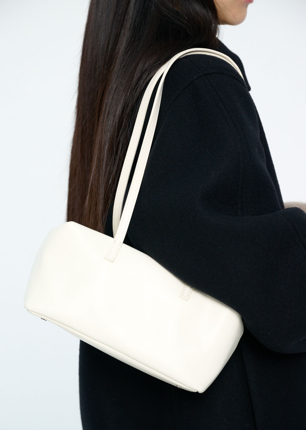 [PRE-ORDER] small cubo bag, white