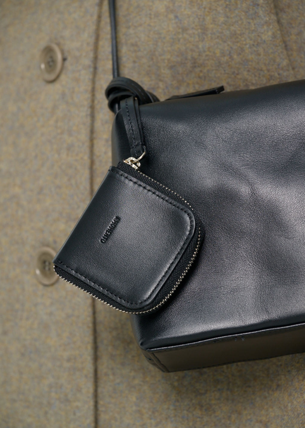 [PRE-ORDER] crossbody cubo bag, black