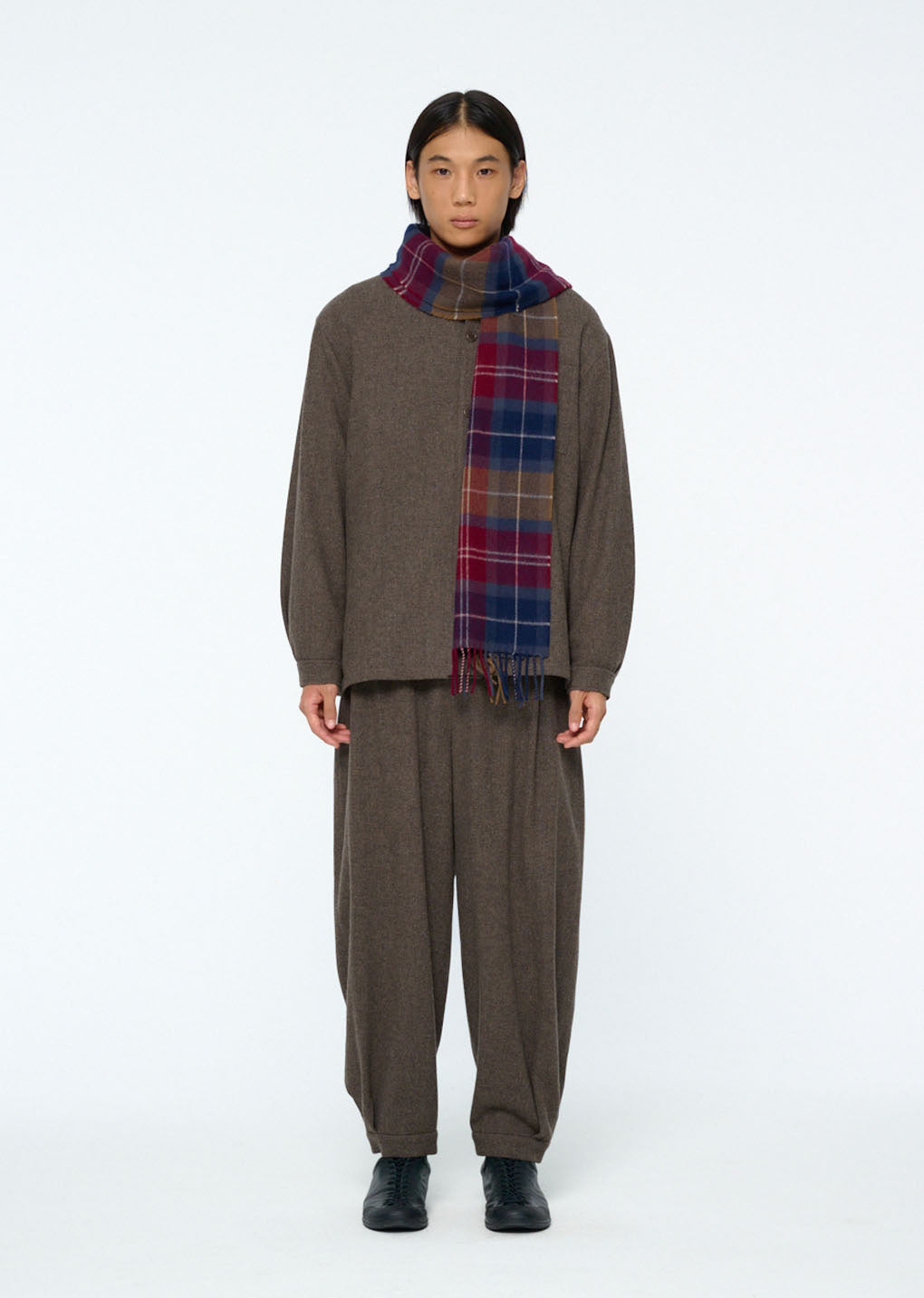 mens wool shirring pants, light brown hover